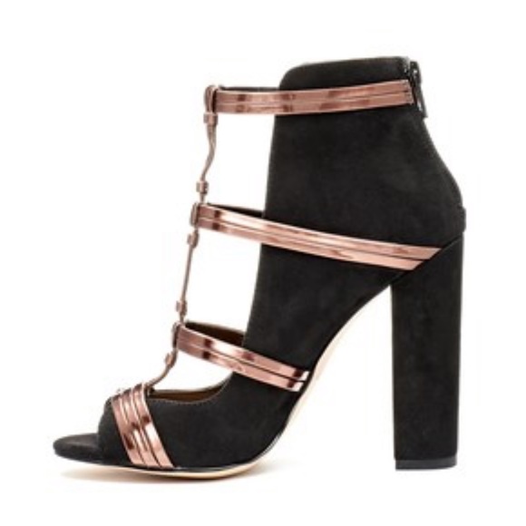 NIB Caged T Strap Peep Toe Block Heel Ankle Bootie - Picture 2 of 5